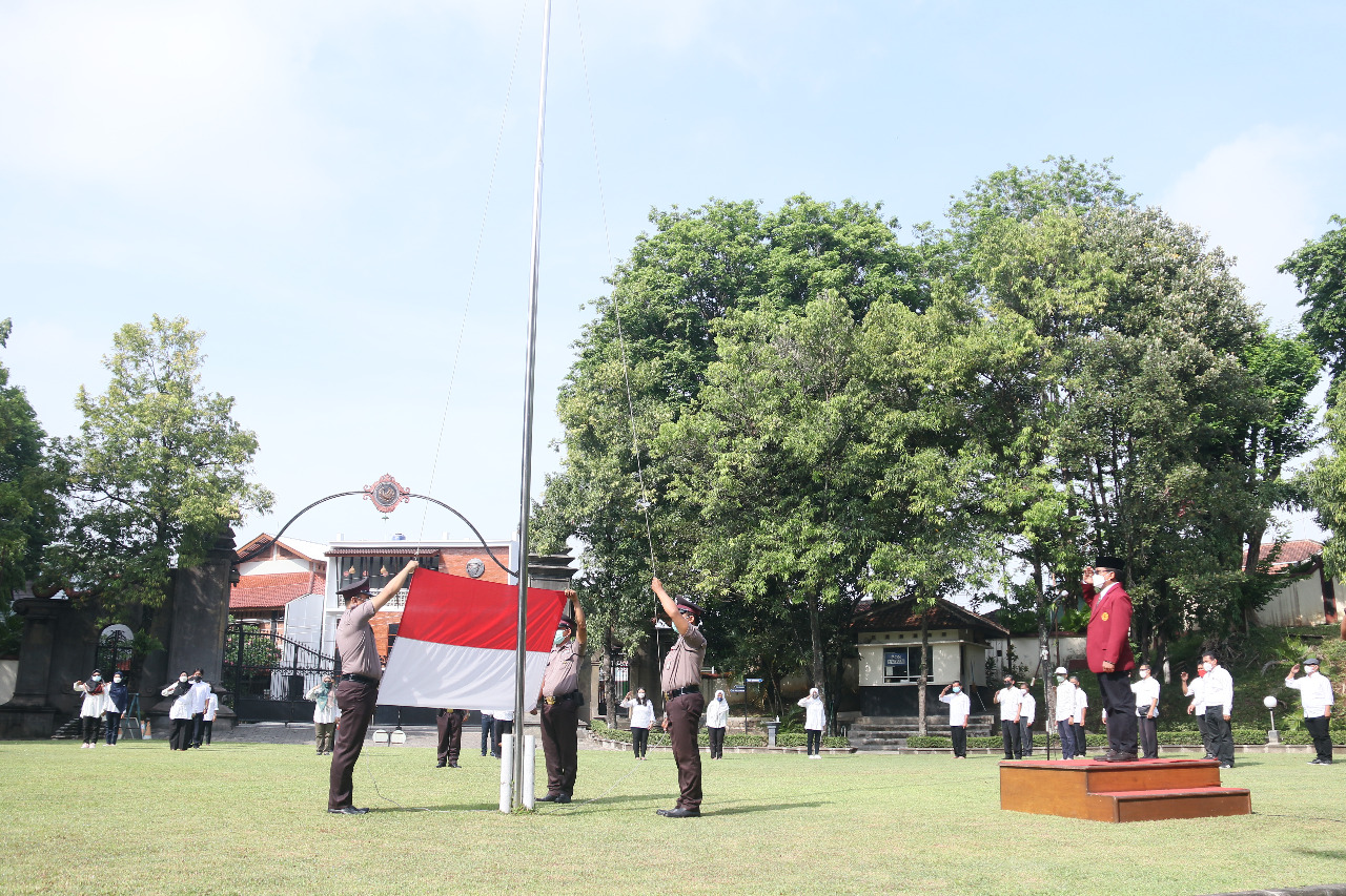 Rektor ISI Surakarta Pimpin Langsung Upacara Peringatan Hari Sumpah Pemuda ke- 93-2