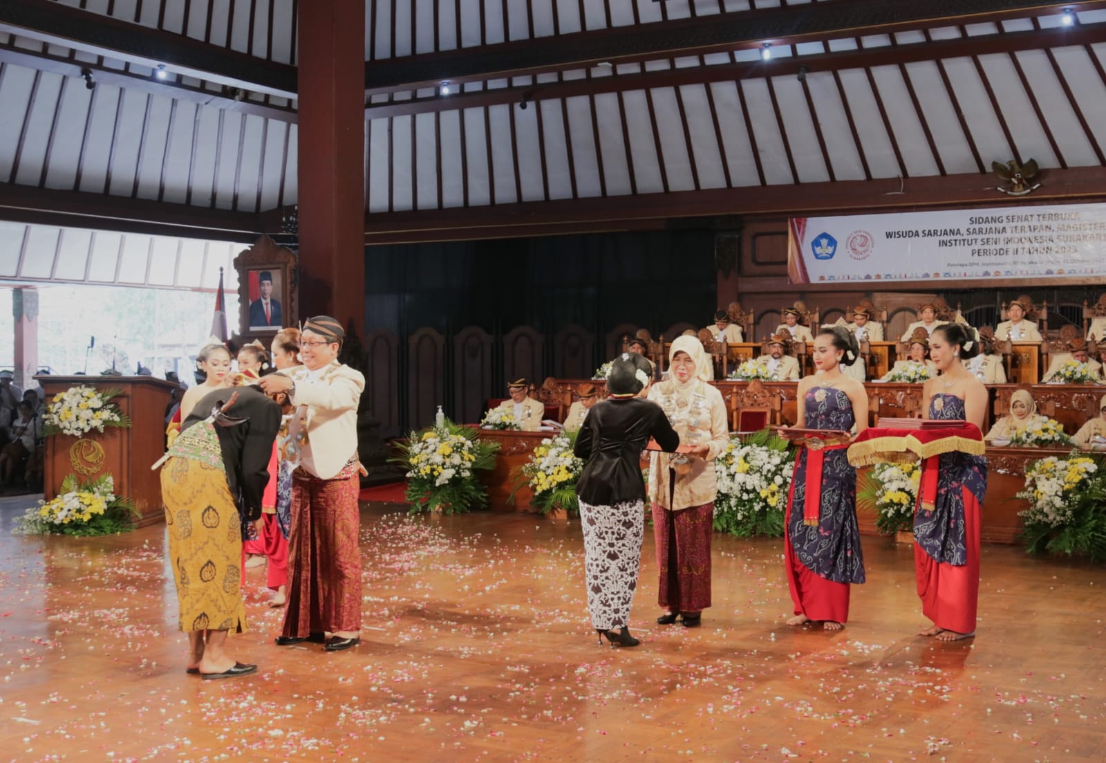 Rektor ISI Surakarta Mewisuda 408 Orang-10